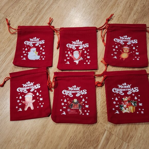 4 Random Christmas Red Velvet Gift Bags Drawstring Holiday Candy Bag Jewelry - Picture 5 of 9
